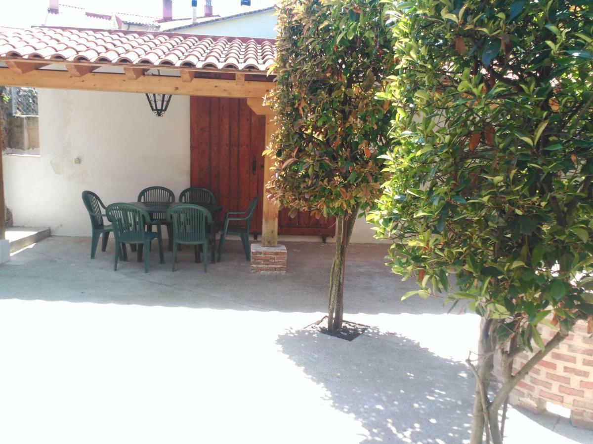 Apartamentos La Casona De Ezcaray Con Terrazas Y Patios Individuales Exterior foto